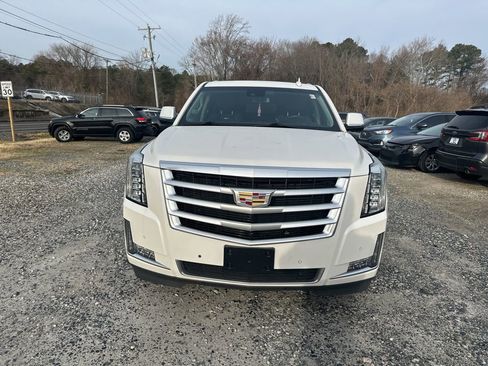 Used 2017 Cadillac Escalade Luxury image 8