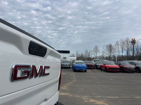 Used 2019 GMC Sierra 1500 SLT w/ SLT Premium Plus Package image 28