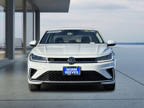 Used 2025 Volkswagen Jetta S image 9