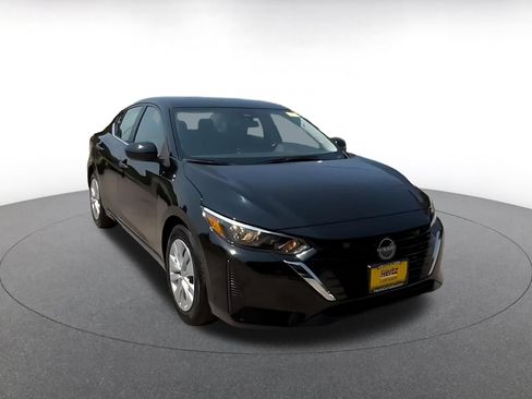 Used 2025 Nissan Sentra S FWD image 3