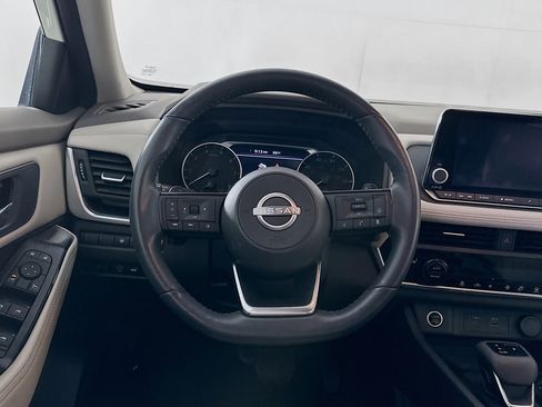 Used 2023 Nissan Rogue SV w/ SV Premium B Package image 18