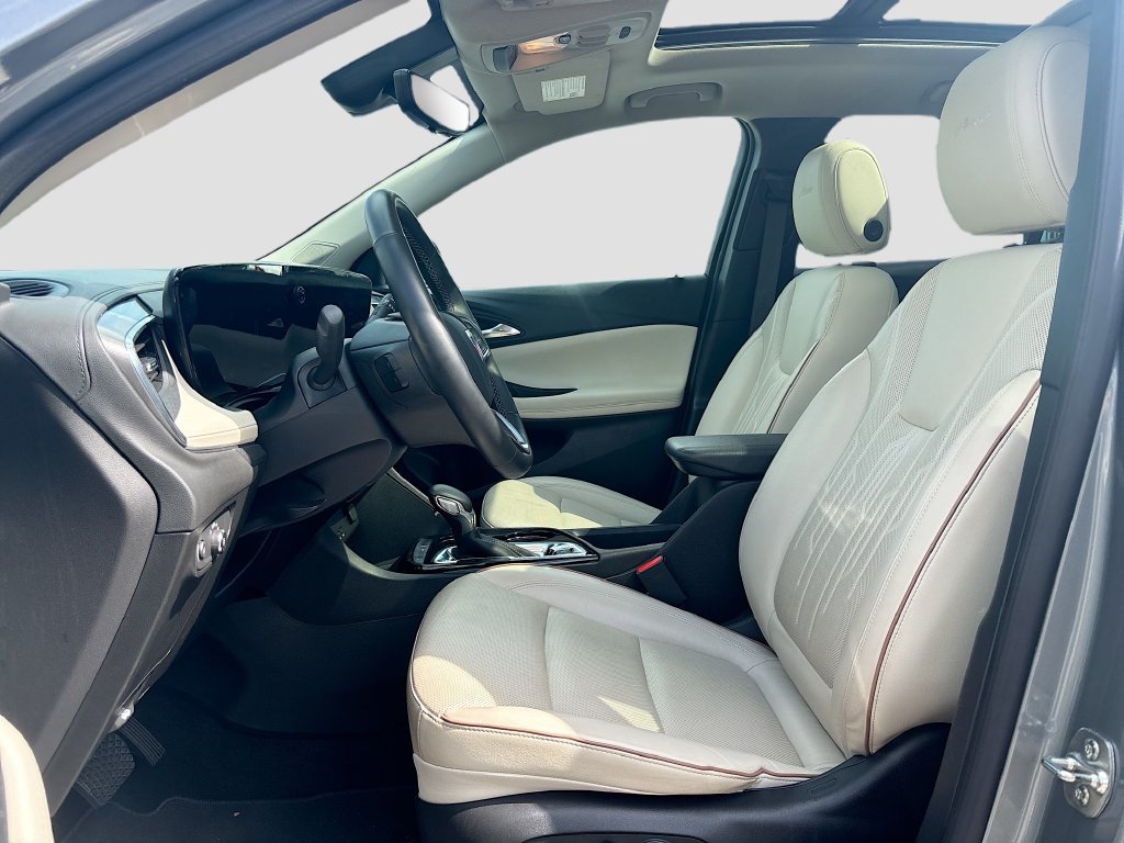 Used 2025 Buick Encore GX Avenir w/ Avenir Technology Package FWD image 37