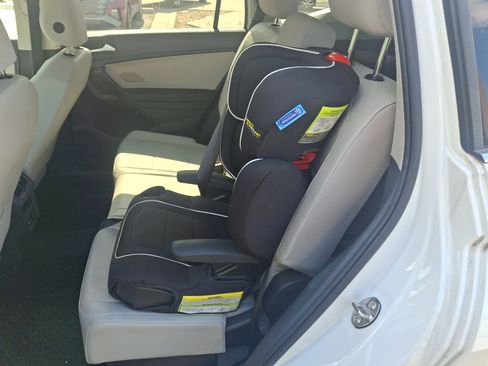 Used 2021 Volkswagen Tiguan SE AWD/4WD image 9