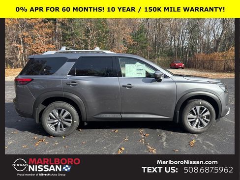 New 2025 Nissan Pathfinder SL image 8