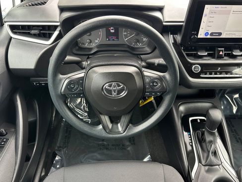 Used 2025 Toyota Corolla LE image 15