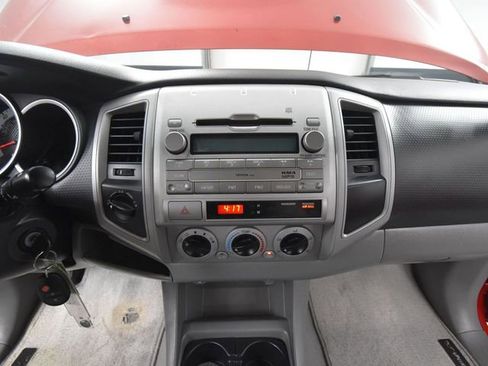 Used 2011 Toyota Tacoma 4x4 Double Cab image 26