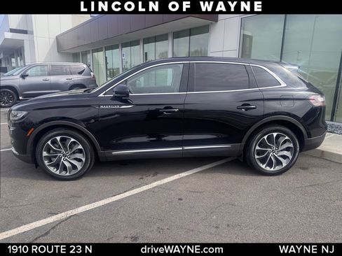 Certified 2022 Lincoln Nautilus Reserve AWD/4WD image 2