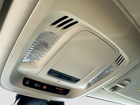 Used 2022 Buick Envision Essence w/ Sport Touring Package image 17