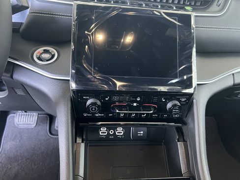 New 2025 Jeep Grand Cherokee L Laredo w/ Luxury Tech Group I image 12