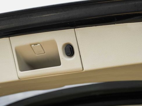 Used 2019 Cadillac Escalade Luxury image 60