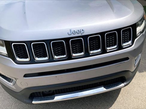 Used 2017 Jeep Compass Limited image 27