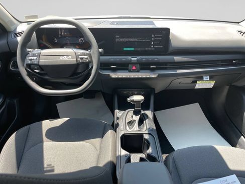 Used 2025 Kia K4 FWD image 18