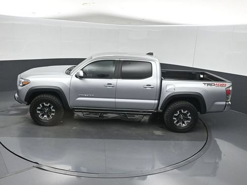 Used 2022 Toyota Tacoma TRD Off-Road AWD/4WD image 39