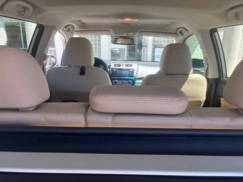 Used 2017 Subaru Outback 2.5i Limited w/ Popular Package #5 AWD/4WD image 5