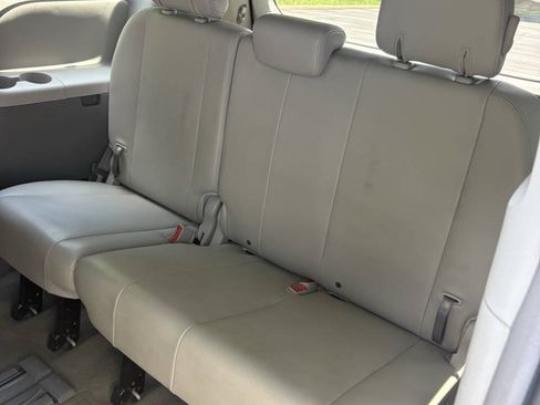 Used 2013 Toyota Sienna XLE w/ Premium Pkg FWD image 35