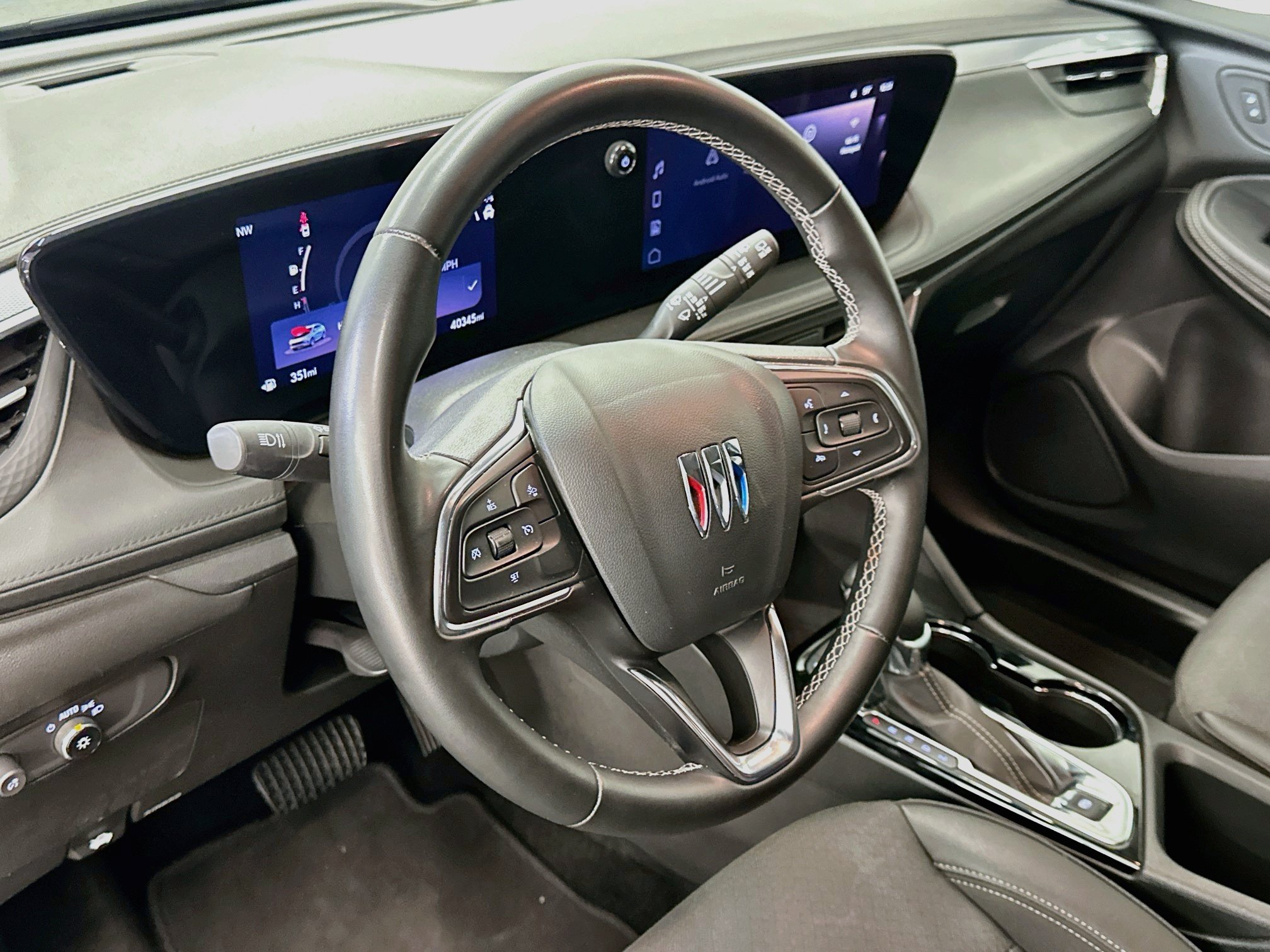 Used 2025 Buick Encore GX Preferred AWD/4WD image 18