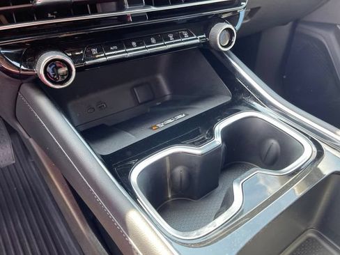 Used 2026 Chevrolet Traverse LT w/ LPO, Floor Liner Package FWD image 25