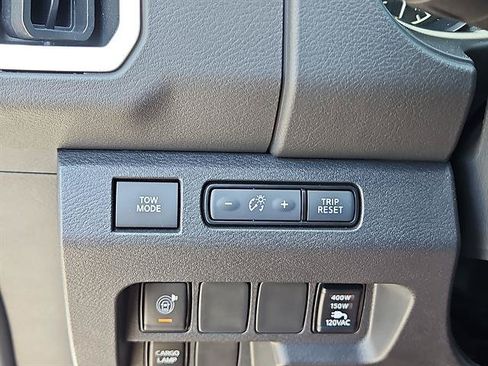 Used 2025 Nissan Frontier SV w/ SV Convenience Package RWD image 17