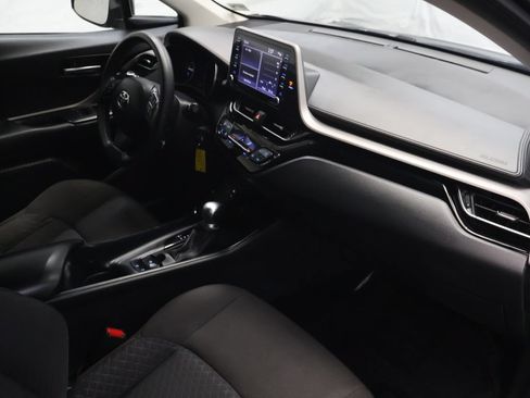 Used 2021 Toyota C-HR LE FWD image 10