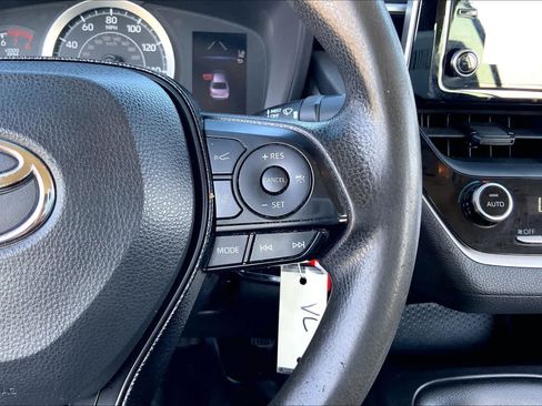 Used 2020 Toyota Corolla LE FWD image 24