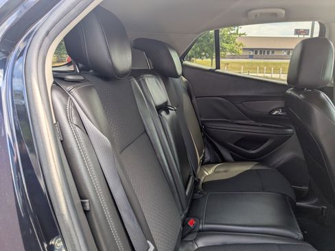 Used 2022 Buick Encore Preferred w/ Safety Package image 25