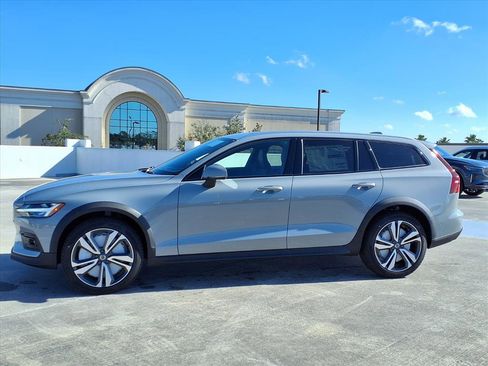 New 2026 Volvo V60 B5 Cross Country Plus w/ Protection Package Premier image 4