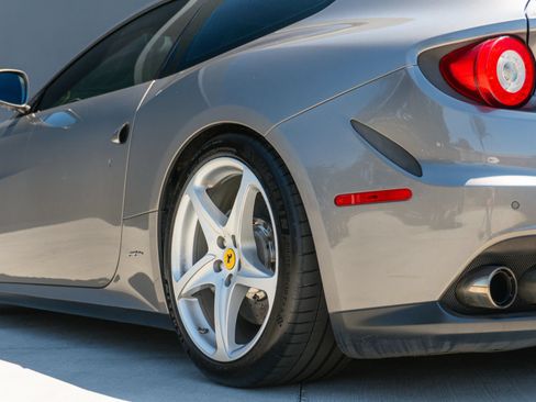 Used 2012 Ferrari FF AWD/4WD image 46