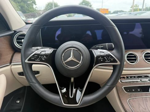 Used 2022 Mercedes-Benz E 350 4MATIC Sedan image 9
