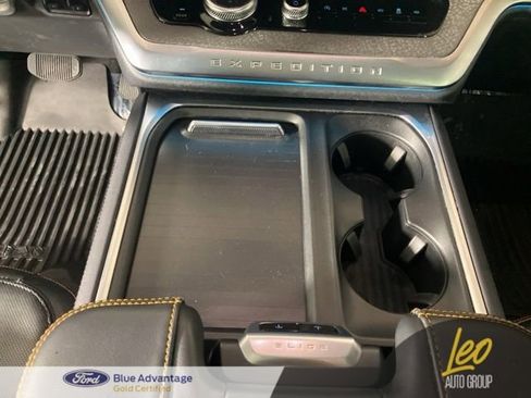 Used 2025 Ford Expedition Tremor AWD/4WD image 16