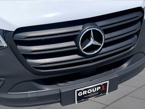 Used 2024 Mercedes-Benz Sprinter 2500 image 32