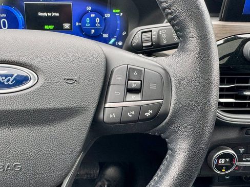 Certified 2020 Ford Escape Titanium w/ Titanium Premium Package 2.0 image 34