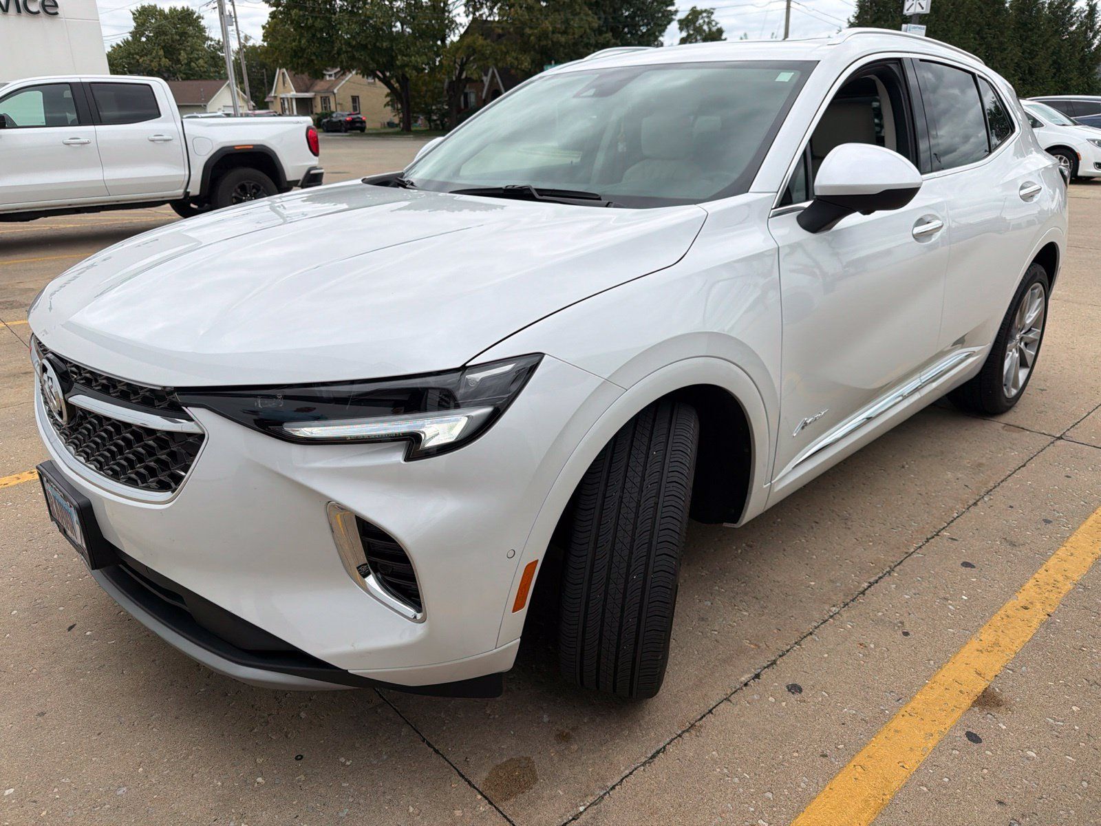 Used 2023 Buick Envision Avenir AWD/4WD image 1