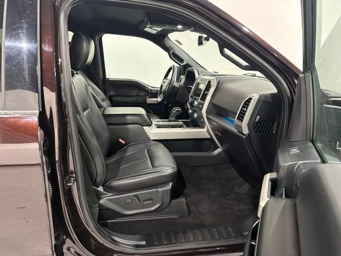 Used 2019 Ford F150 Lariat w/ Equipment Group 502A Luxury AWD/4WD image 21