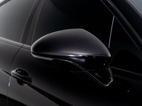 Used 2022 Porsche Panamera 4 Platinum Edition image 25