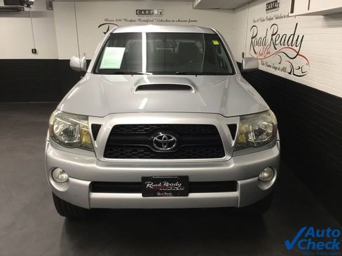 Used 2011 Toyota Tacoma 4x4 Double Cab w/ TRD Sport Pkg image 4
