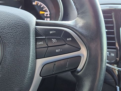 Used 2021 Jeep Grand Cherokee Laredo X image 25