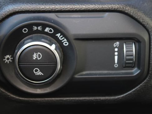 Used 2023 Jeep Gladiator Overland image 24