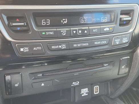 Used 2021 Honda Pilot Touring image 22