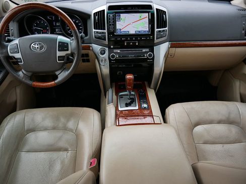Used 2015 Toyota Land Cruiser image 44