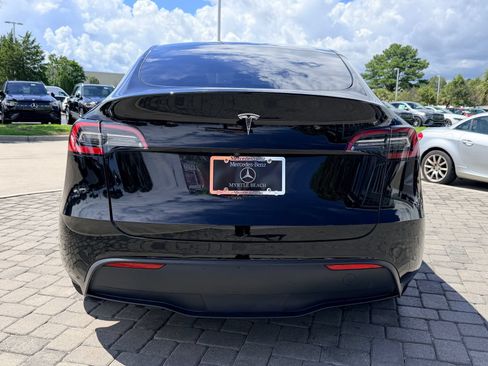 Used 2021 Tesla Model Y 2WD image 10