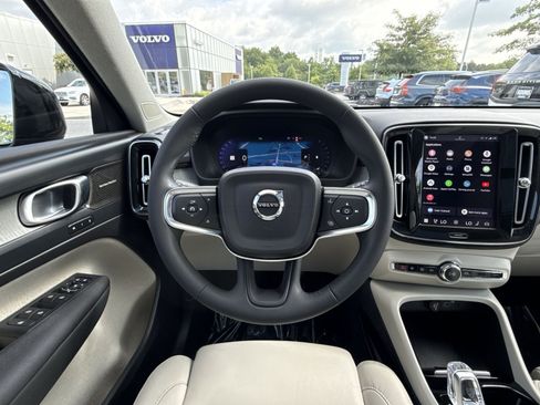 Certified 2023 Volvo XC40 B5 Ultimate w/ Climate Package AWD/4WD image 16