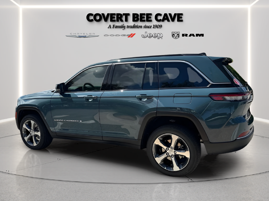 New 2026 Jeep Grand Cherokee Limited w/ Luxury Tech Group II RWD image 11