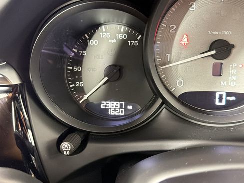 Certified 2023 Porsche Macan S image 21