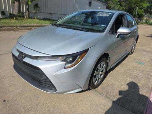 Used 2024 Toyota Corolla LE FWD image 1