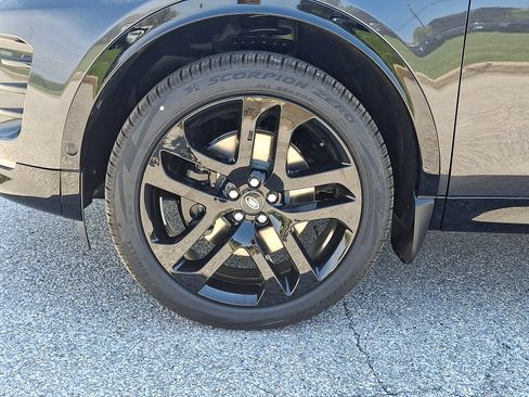 New 2026 Land Rover Discovery Sport Landmark AWD/4WD image 2