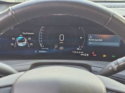 Used 2025 Cadillac XT4 Premium Luxury image 30