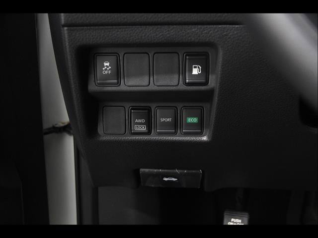 Used 2018 Nissan Rogue S AWD/4WD image 6