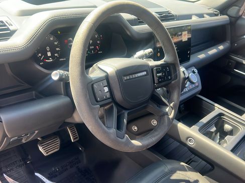 Used 2023 Land Rover Defender 90 V8 AWD/4WD image 4
