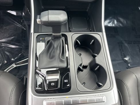 New 2026 Kia Carnival EX FWD image 18