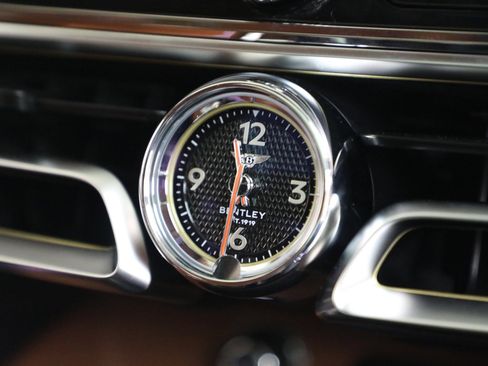 New 2026 Bentley Flying Spur Azure image 25